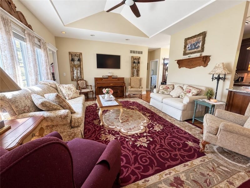 29419 Palmer Dr, Paola, KS 66071