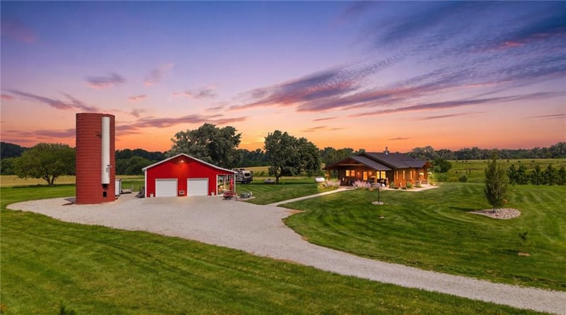 17322 State Rt E Hw, Pleasant Hill, MO 64080