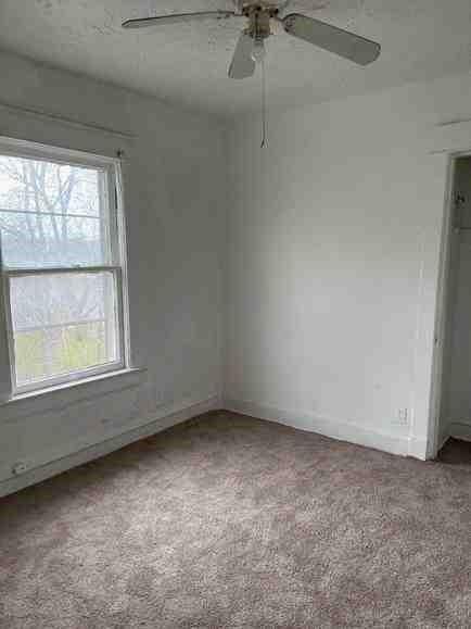 4137 Virginia Ave, Kansas City, MO 64110