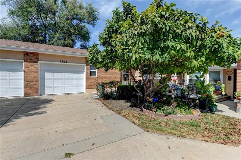 6206 Ash Ct, Raytown, MO 64133