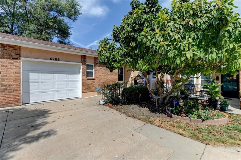 6206 Ash Ct, Raytown, MO 64133
