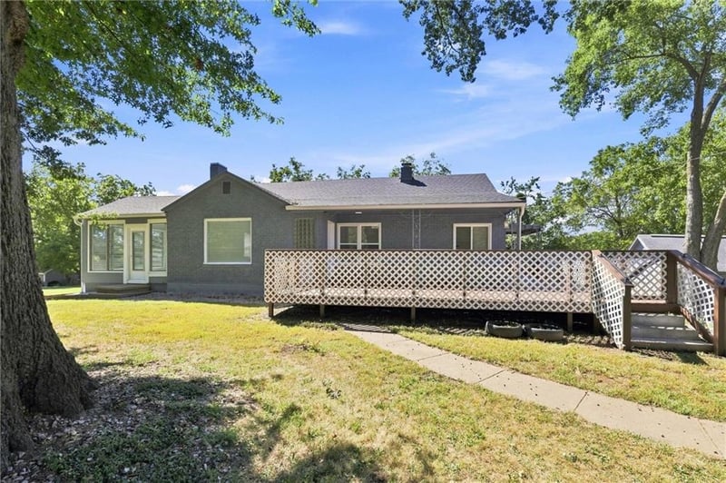 7203 E 102nd St, Kansas City, MO 64134