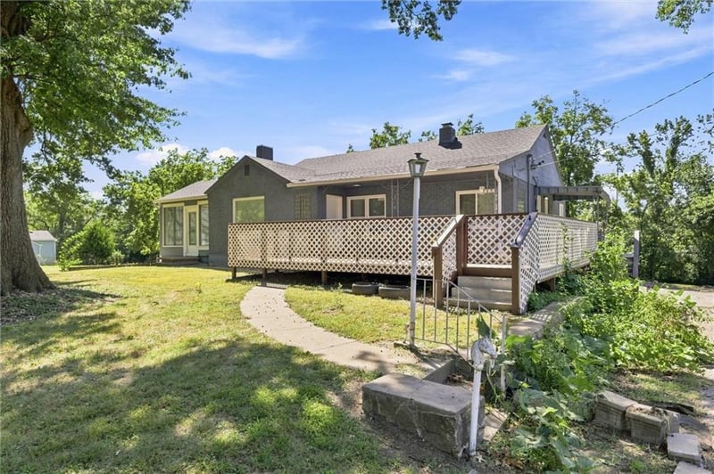7203 E 102nd St, Kansas City, MO 64134