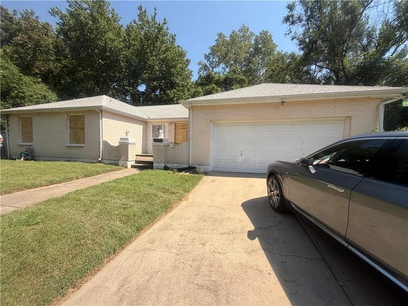 2331 Cleveland Ave, Kansas City, MO 64127