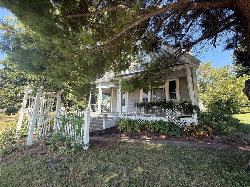 209 W Nodaway St, Oregon, MO 64473