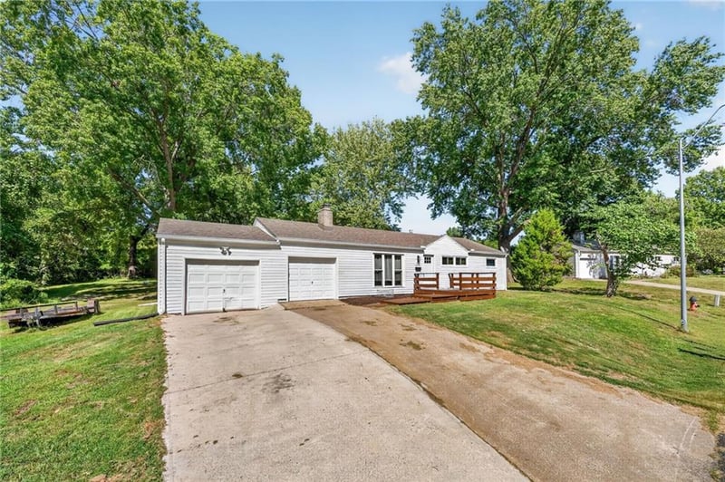 5609 N Lenox Ave, Kansas City, MO 64151