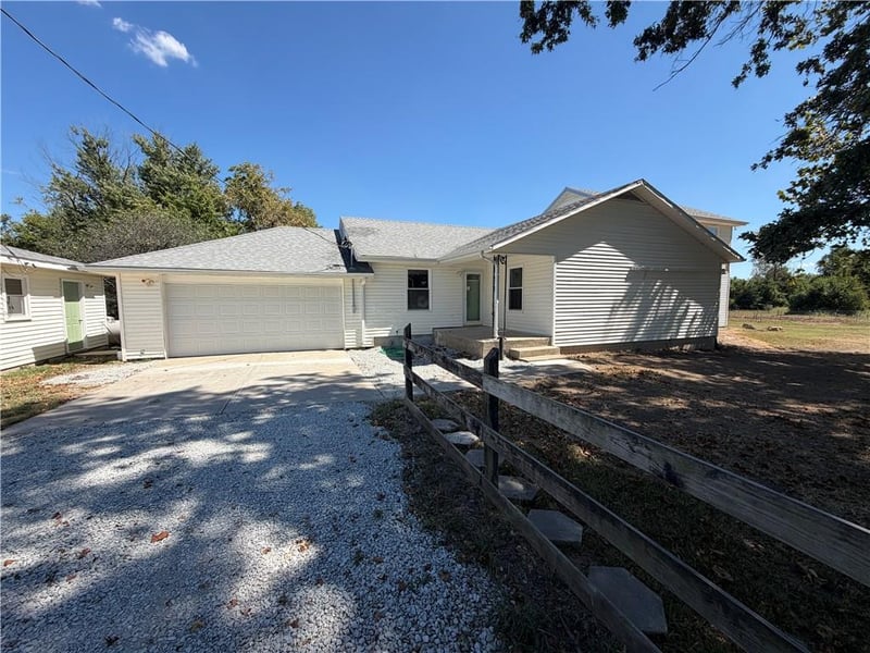 346 NW 131st Rd, Clinton, MO 64735