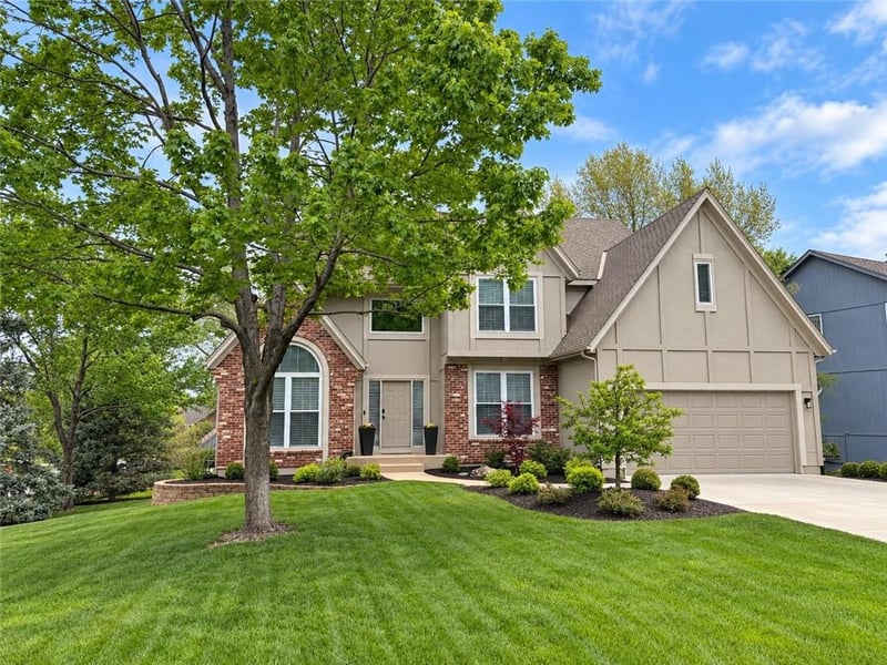 18640 W 116th St, Olathe, KS 66061