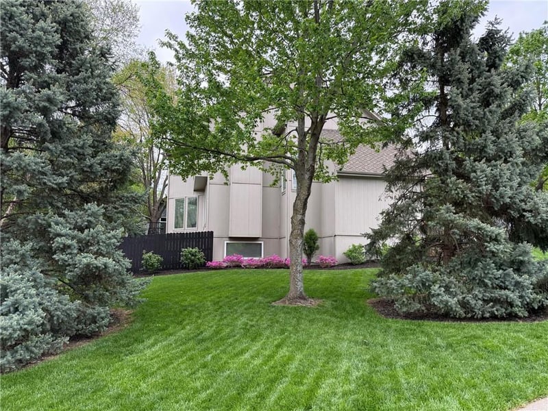 18640 W 116th St, Olathe, KS 66061