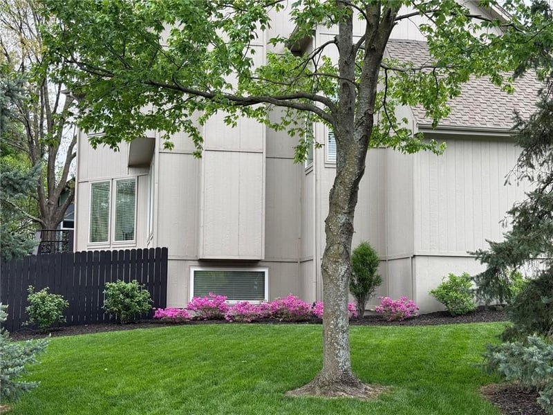 18640 W 116th St, Olathe, KS 66061