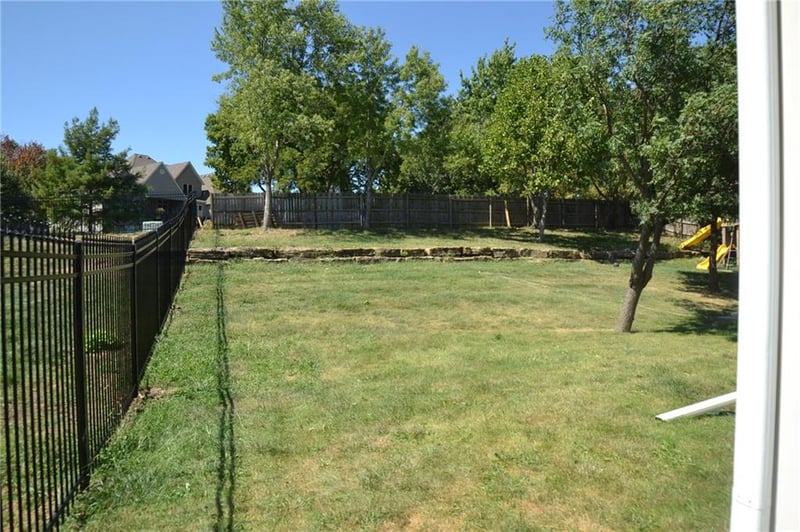 6328 N Spruce Ave, Kansas City, MO 64119
