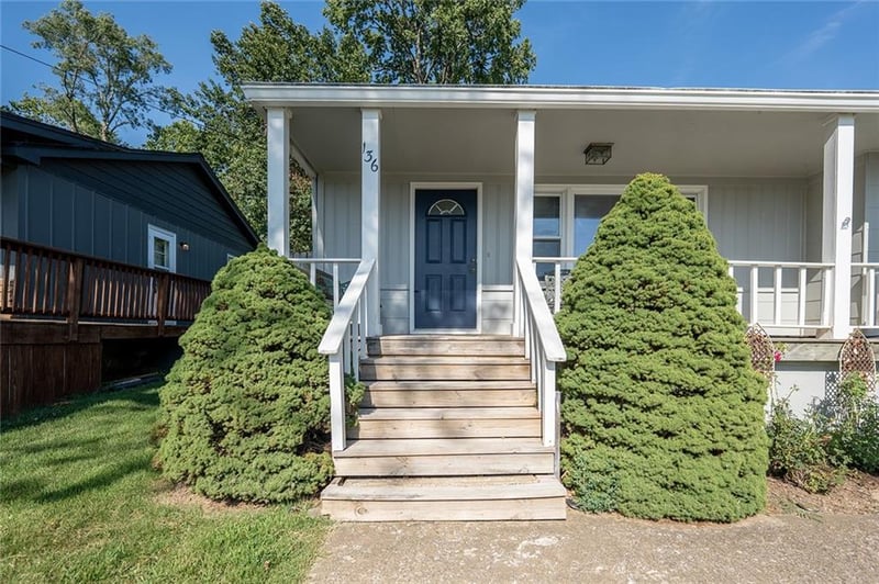 136 NW North Shore Dr, Kansas City, MO 64151