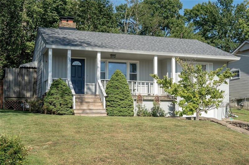 136 NW North Shore Dr, Kansas City, MO 64151