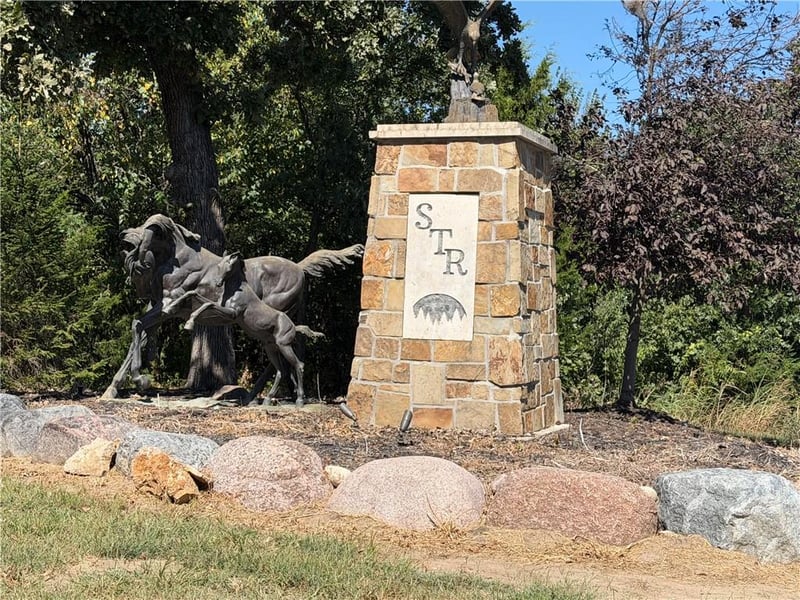 21350 Deer Ridge Dr, Spring Hill, KS 66083