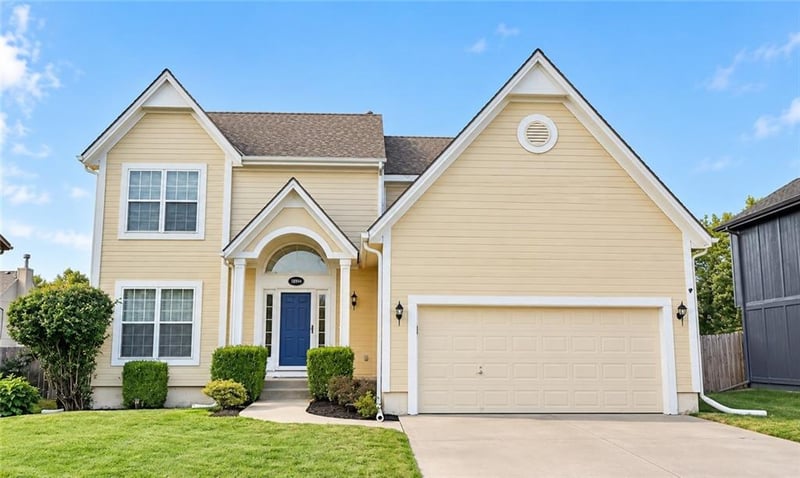 18994 W 163 Ct, Olathe, KS 66062