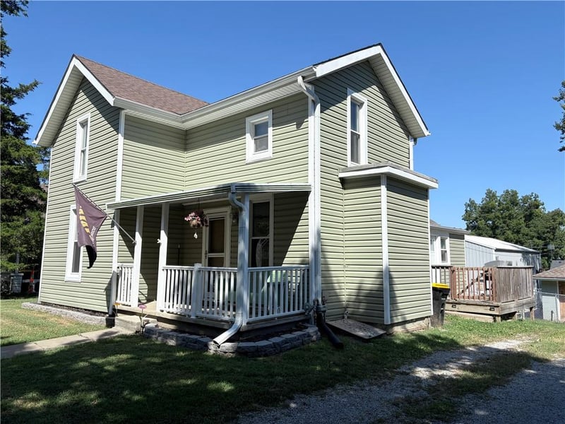 805 W Main St, Savannah, MO 64485