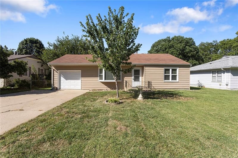 1804 Cherokee St, Leavenworth, KS 66048