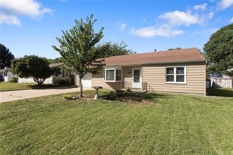 1804 Cherokee St, Leavenworth, KS 66048