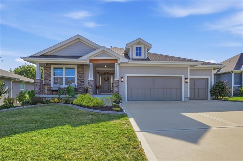 11653 S Barker Rd, Olathe, KS 66061