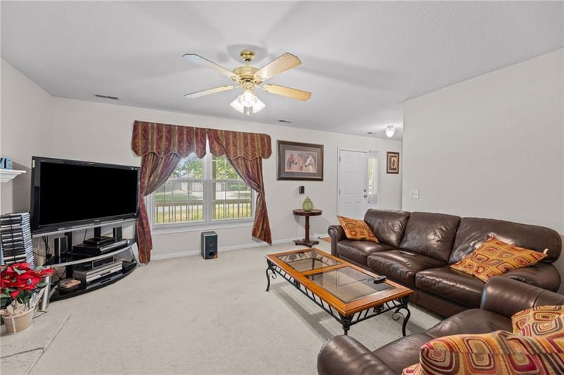 604 Stowe Ct, Lawrence, KS 66049