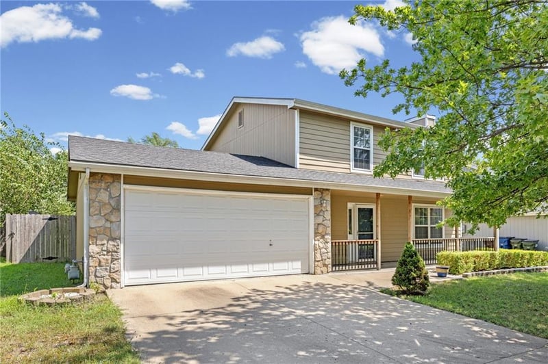 604 Stowe Ct, Lawrence, KS 66049