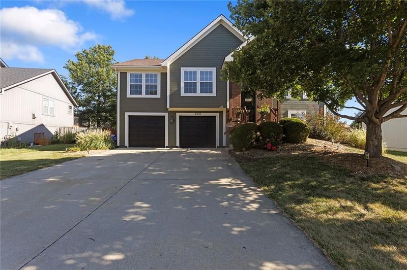 628 E Dogwood St, Gardner, KS 66030