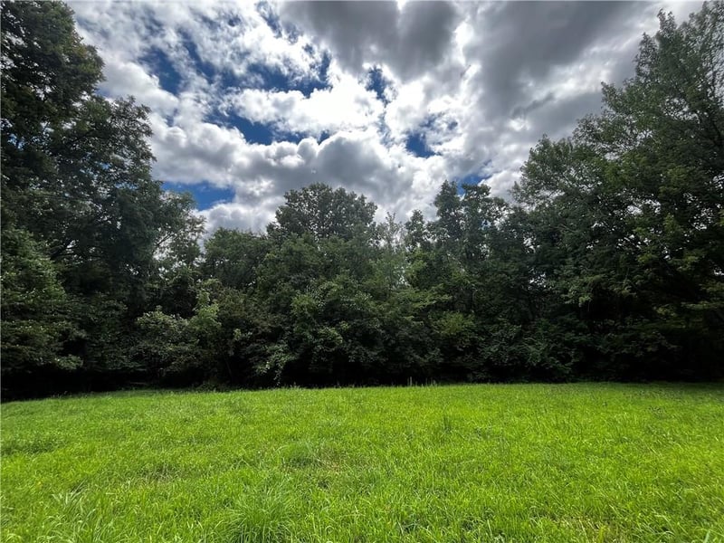 17609 S Benton Dr, Belton, MO 64012