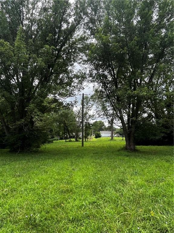 17609 S Benton Dr, Belton, MO 64012