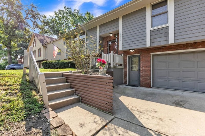 4404 Rainbow Ct, St Joseph, MO 64506