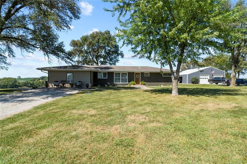 25591 183rd St, Leavenworth, KS 66048