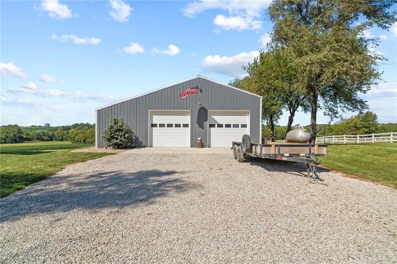 25591 183rd St, Leavenworth, KS 66048