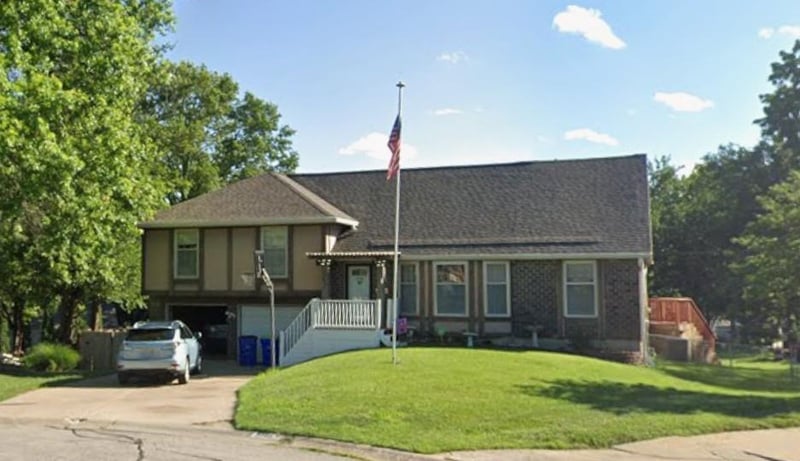 5725 Earnshaw St, Shawnee, KS 66216