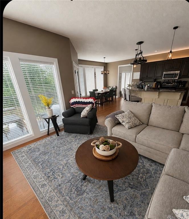 8008 Park Ridge Dr, Parkville, MO 64152