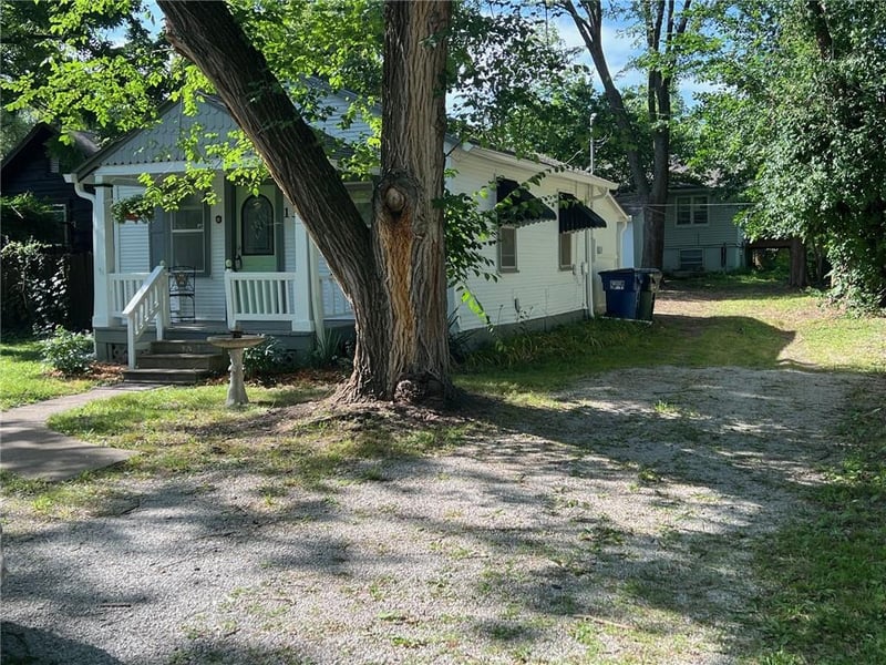 1308 Oak Hill Ave, Lawrence, KS 66044