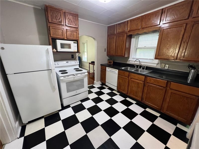 1308 Oak Hill Ave, Lawrence, KS 66044
