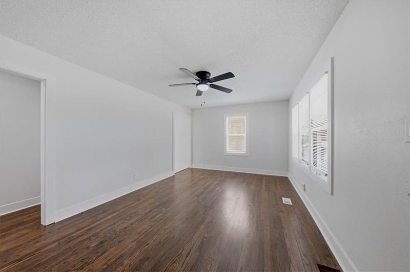 3513 Elmwood Ave, Kansas City, MO 64128