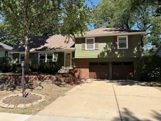 8300 W 97th Ter, Overland Park, KS 66212
