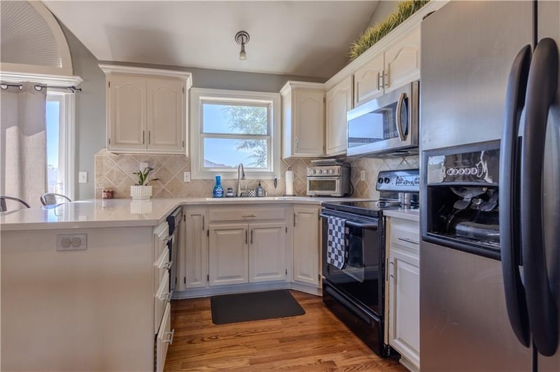 1802 Lauren Ln, Kearney, MO 64060