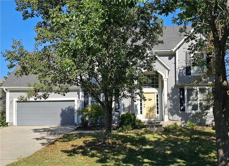 15377 S Navaho Dr, Olathe, KS 66062