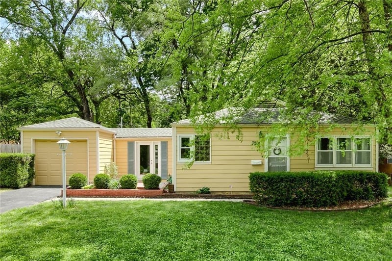 7001 Dearborn St, Overland Park, KS 66204