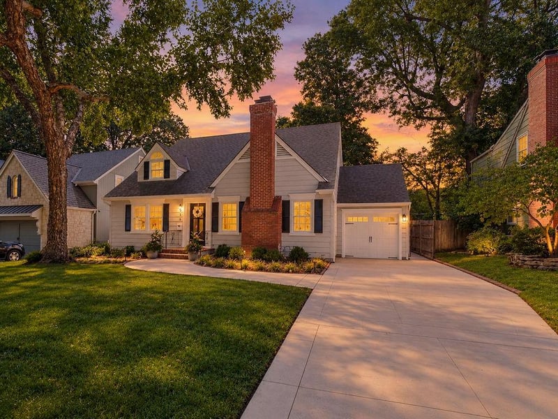5516 Fairway Rd, Fairway, KS 66205
