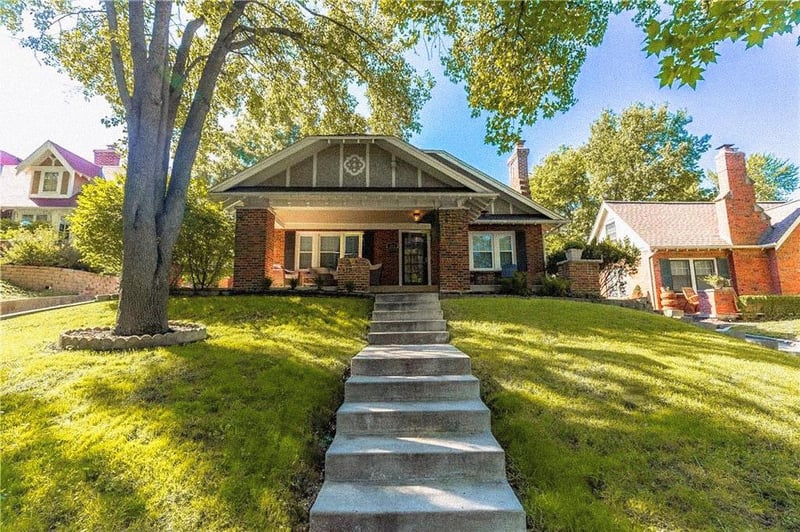303 E 66th St, Kansas City, MO 64113