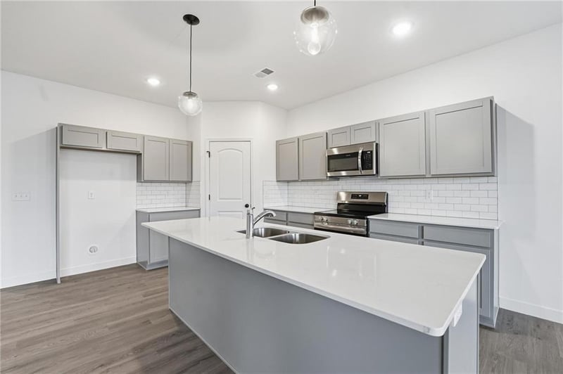 20533 Millview Rd, Spring Hill, KS 66083