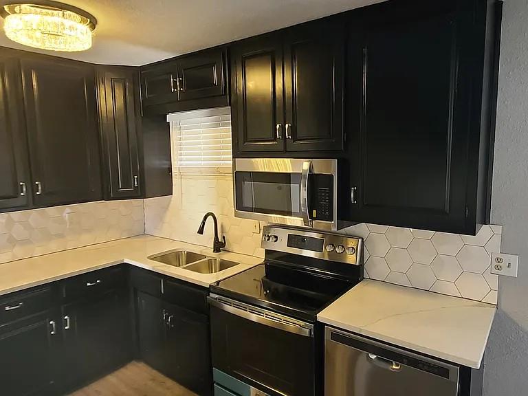 11316 Lewis Ave, Kansas City, MO 64134
