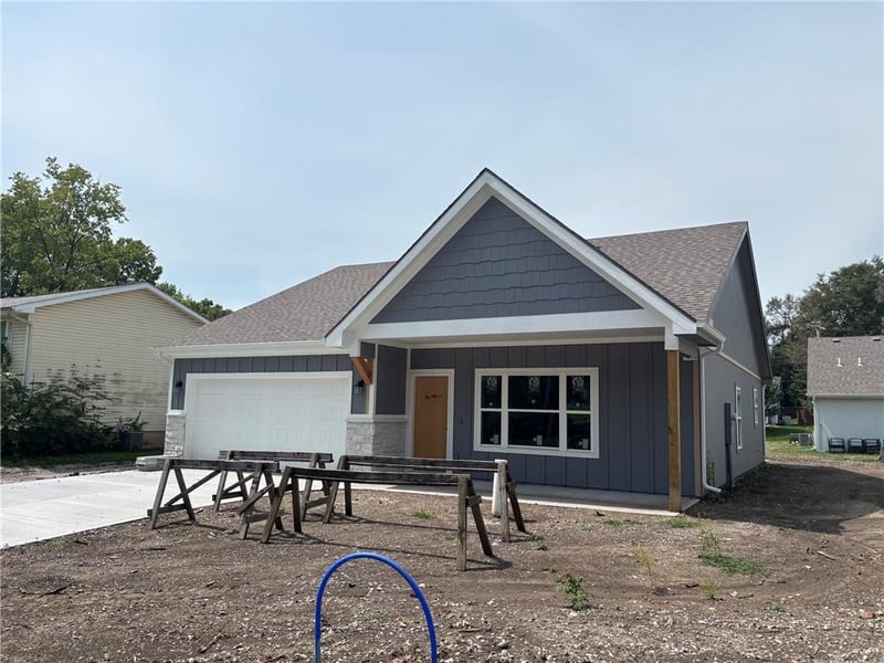 440 N Prairie St, Liberty, MO 64068