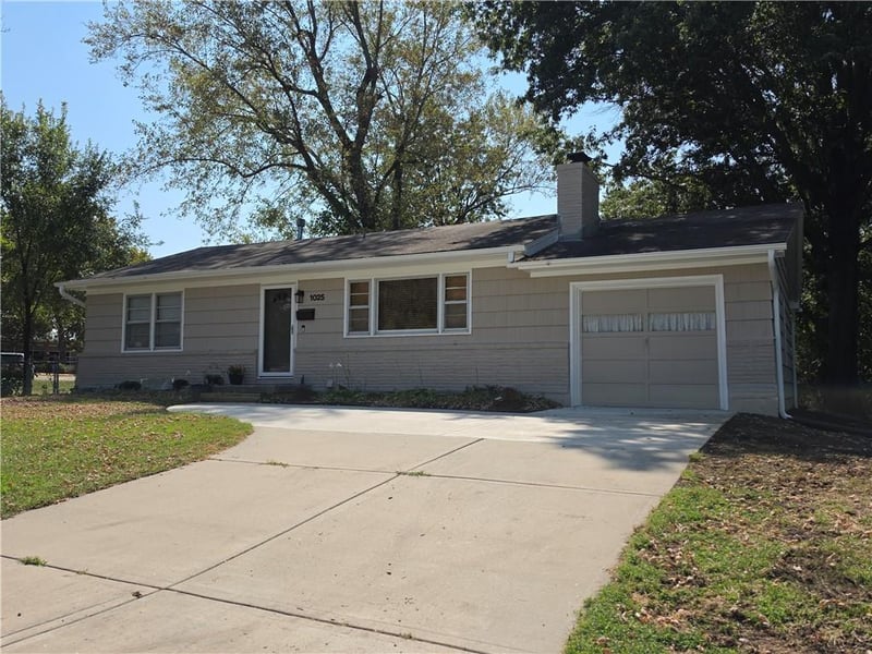 1025 E Elm St, Olathe, KS 66061