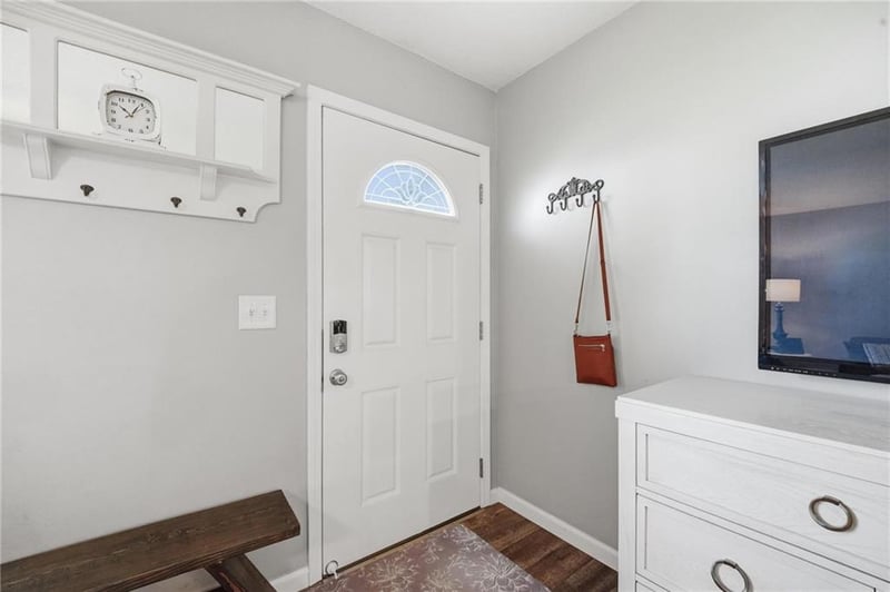 209 Lee Dr, Liberty, MO 64068