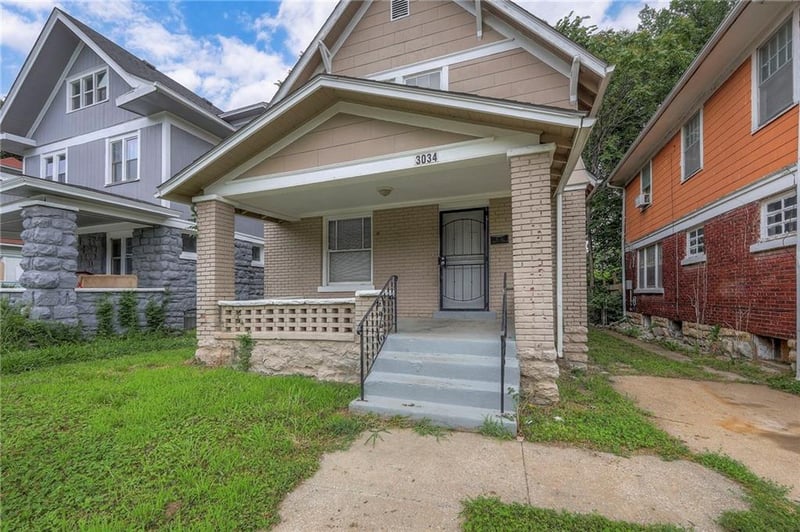 3034 E 32nd St, Kansas City, MO 64128