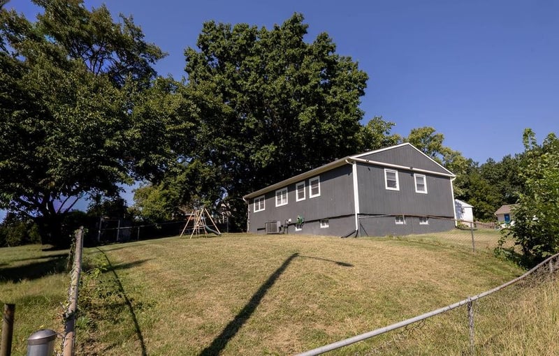 8347 Elizabeth Ave, Kansas City, KS 66112