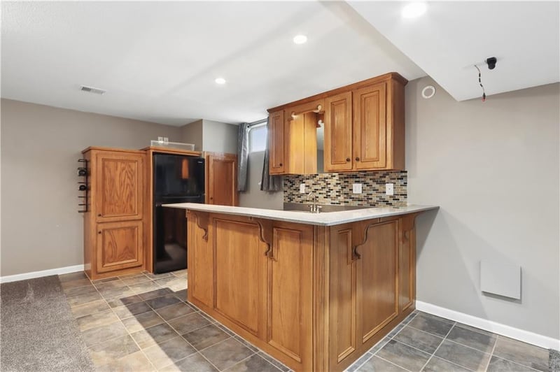 14521 S Greenwood St, Olathe, KS 66062